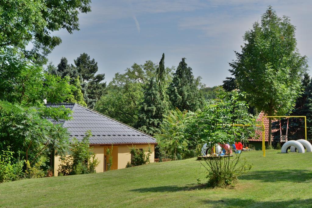 Areal Hradisek Villa Klobouky u Brna Екстериор снимка